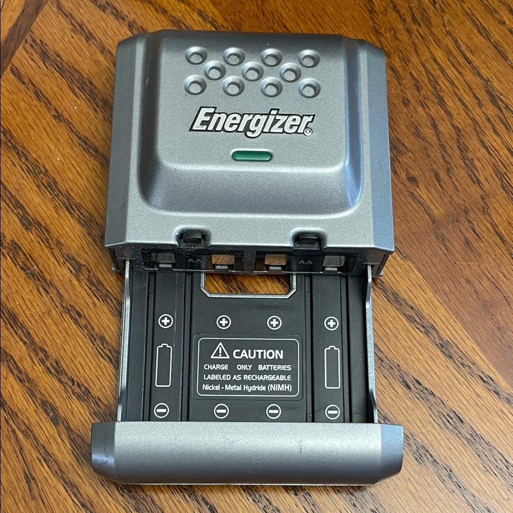 Energizer battery charger CHDC-CA Ni-MH rechargeable battery charger